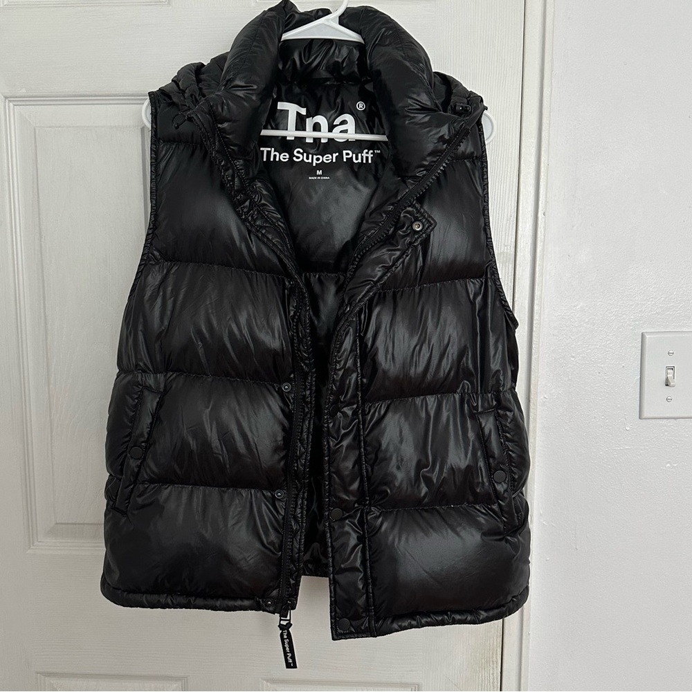 Aritzia Tna super puff vest
